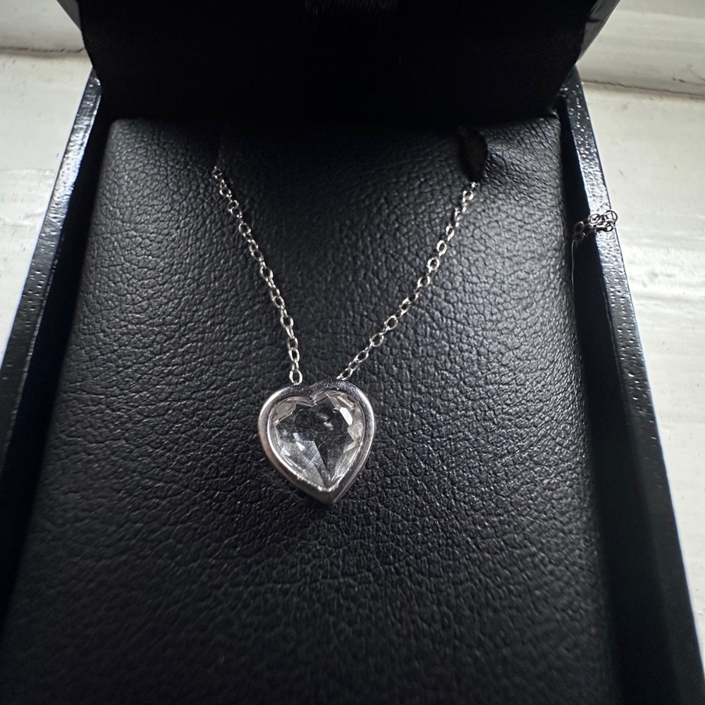 14k solid white gold & genuine white solitaire sapphire pendant . 85 ct. - Picture 6 of 10